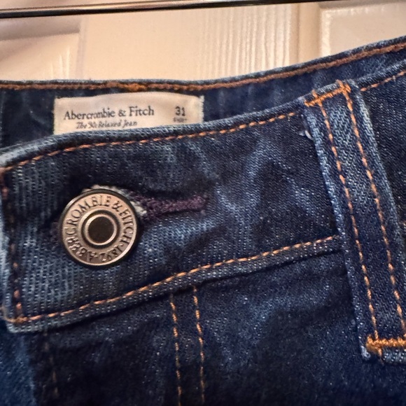 Abercrombie & Fitch Dark Blue 90’s relaxed high rise curve love Jeans- 31 short - Picture 4 of 12